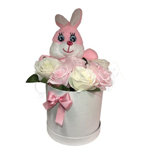 Sevimli Pembe Tavşanlı Bahar Çiçek Aranjmanı